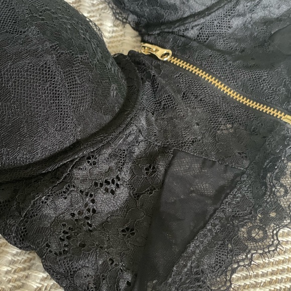 La Senza black delicate lace push up corset top bra with zipper / Size S - Picture 2 of 5